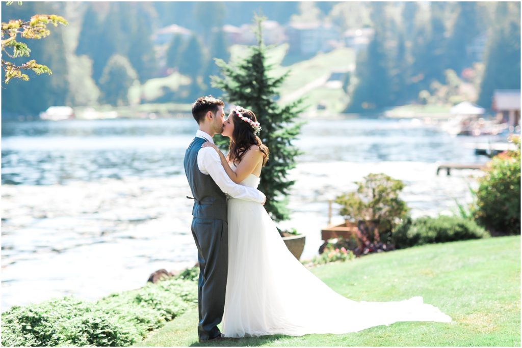 A Beautiful Summer Wedding at Green Gates at Flowing Lake