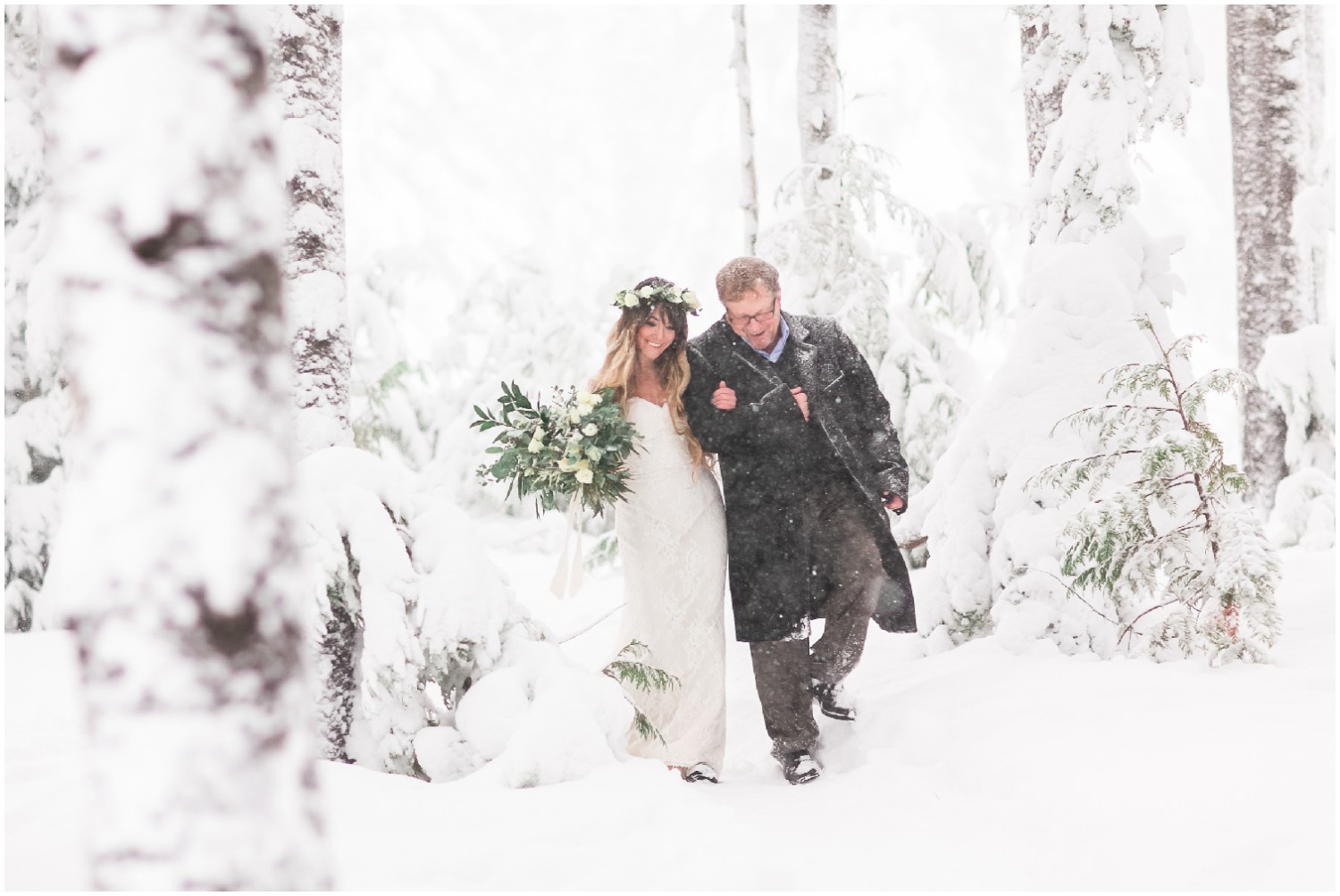 A Snowy Winter Elopement at Trillium Lake