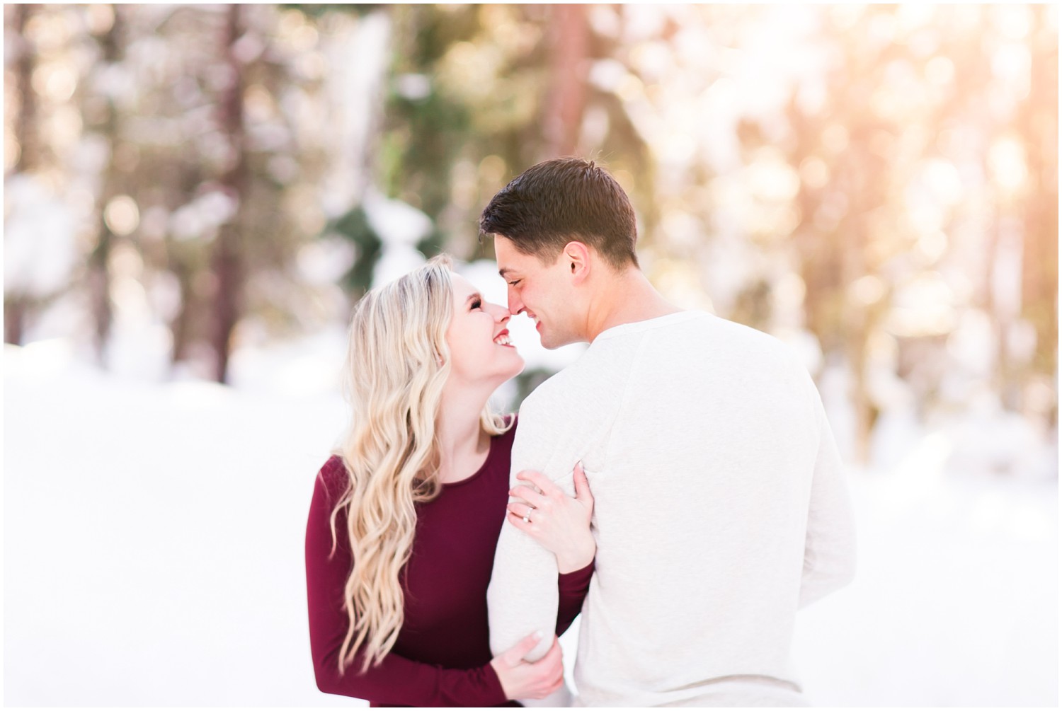 A Sunny Winter Engagement Session in Leavenworth