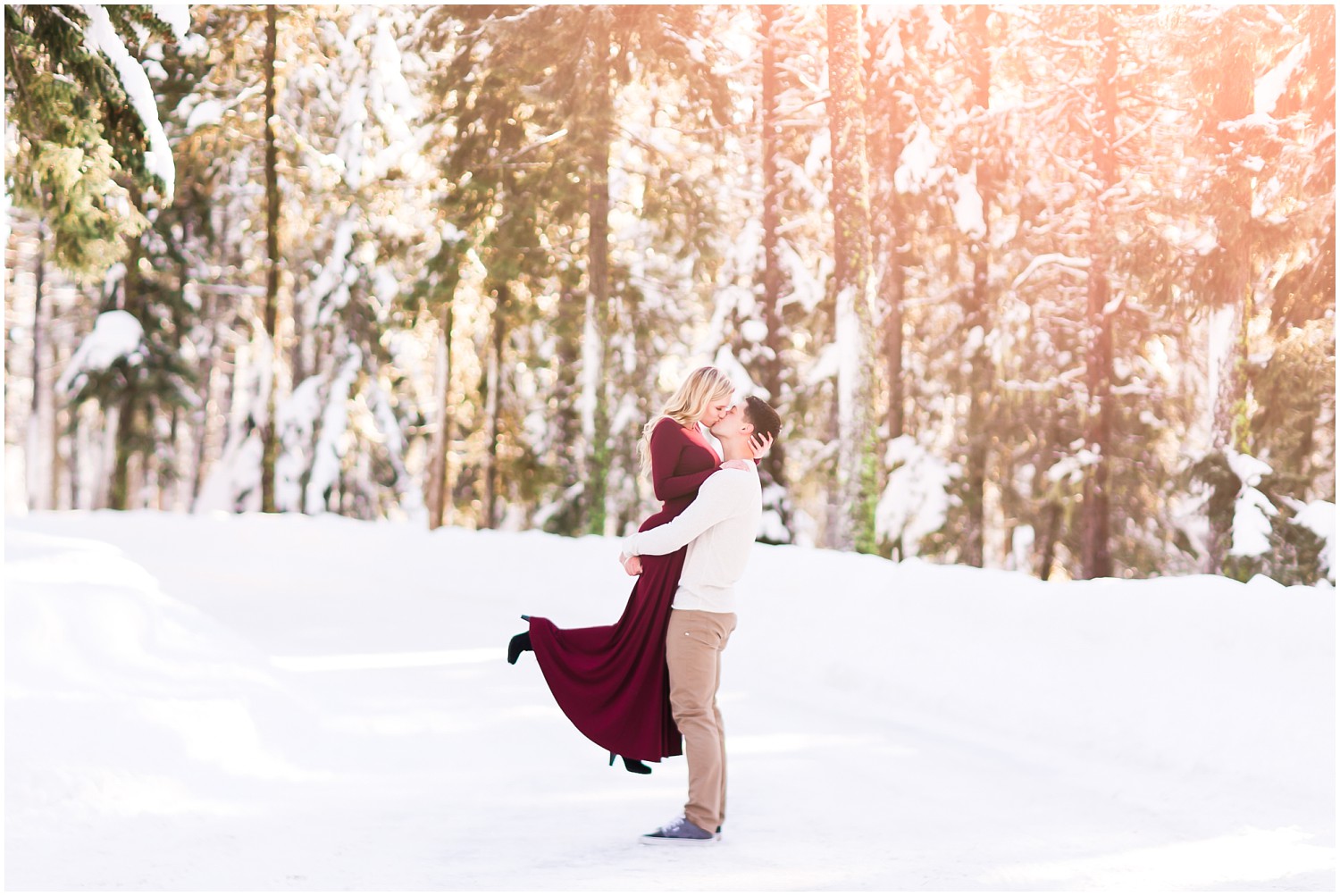 A Sunny Winter Engagement Session in Leavenworth